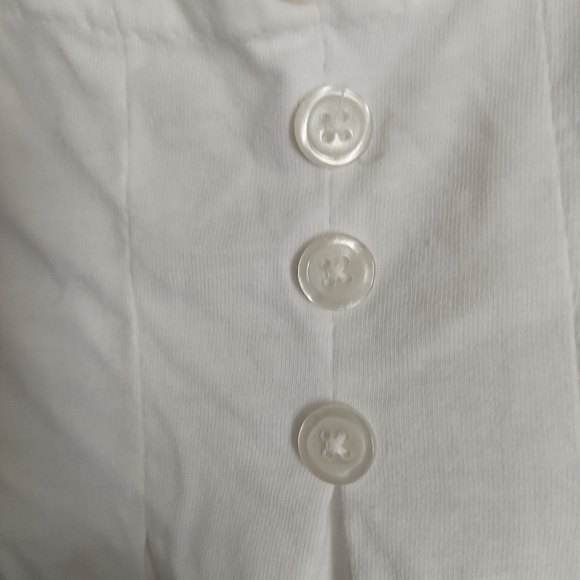 3/$30 Plus Size White Blouse. NWT - Picture 4 of 7